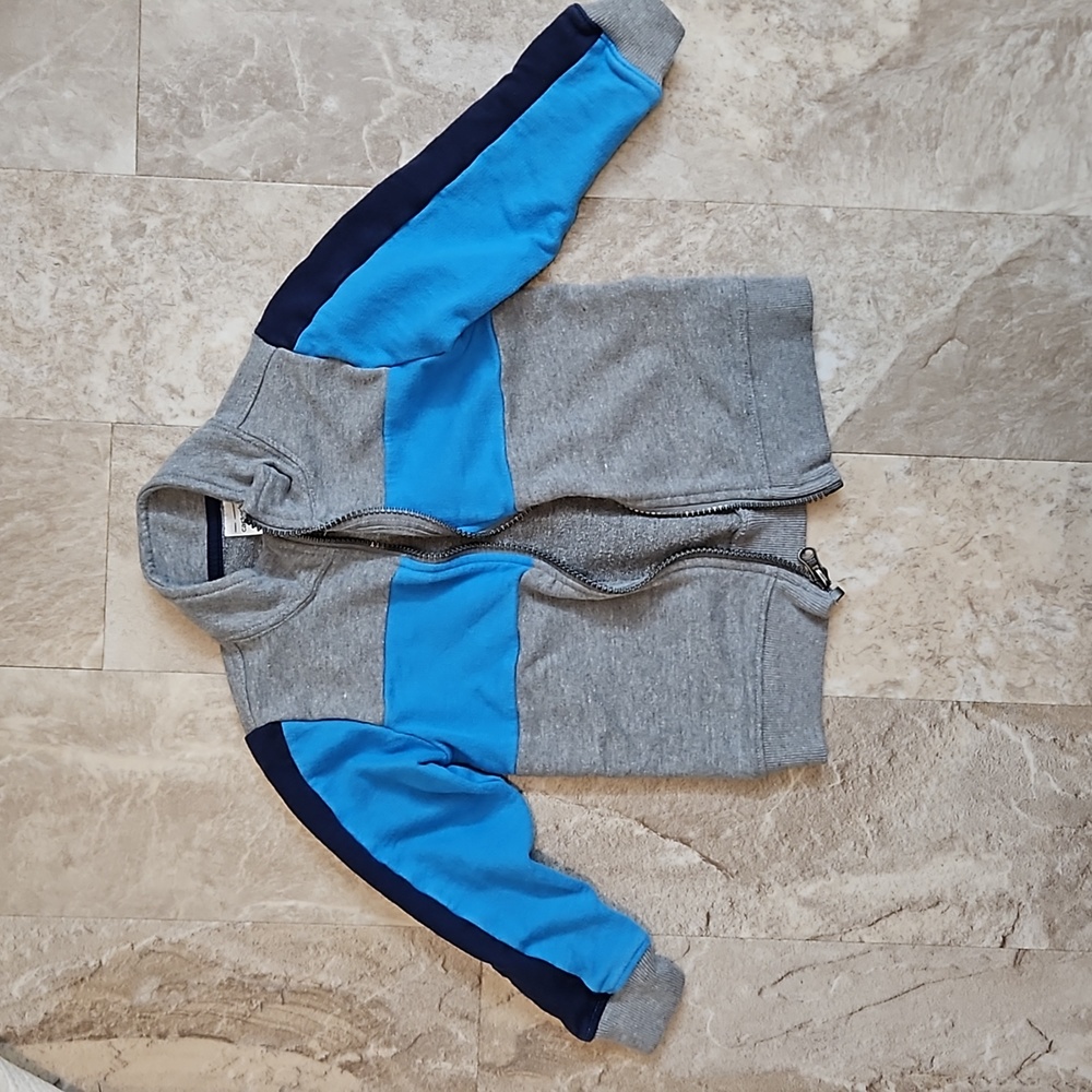 Carter's zip-up sweatshirt. EUC. 3T.